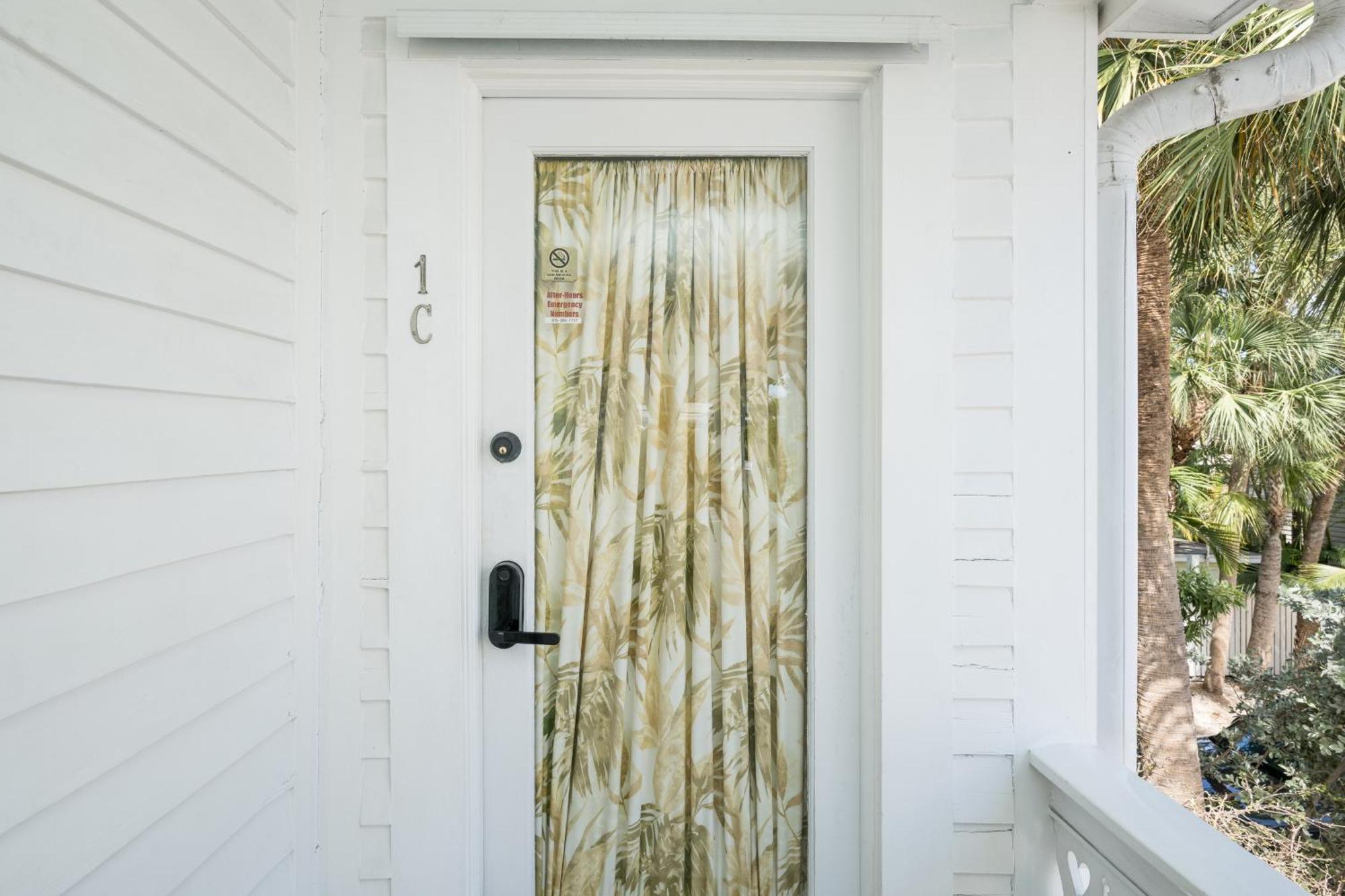 The Speakeasy Inn And Rum Bar Key West Extérieur photo